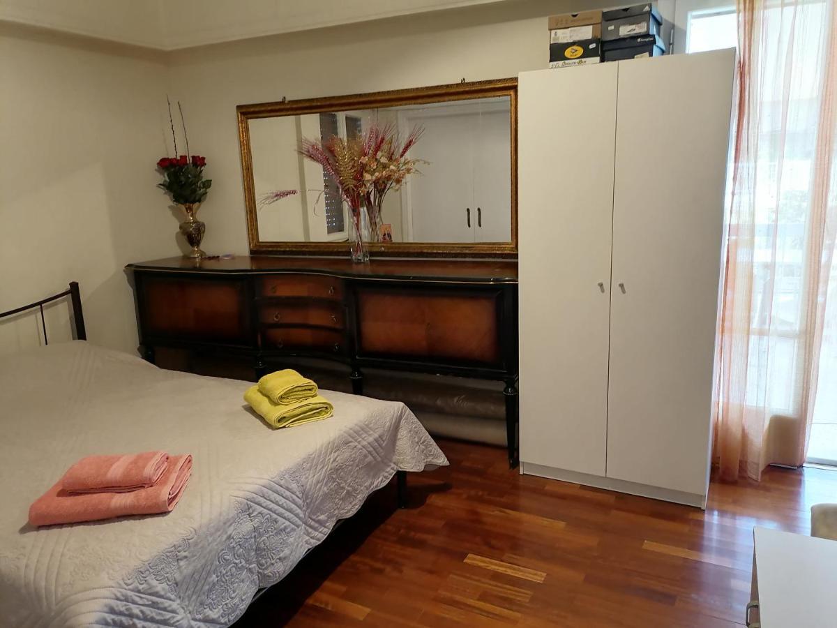 Kомната Гостья Apartment Athena Bagian luar foto